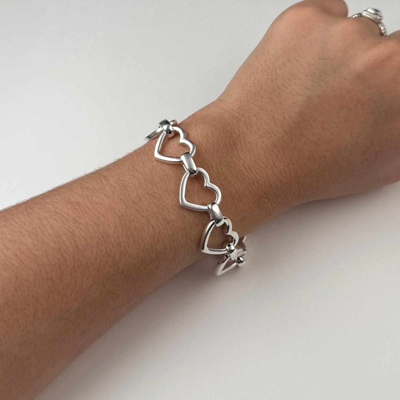 GAIA Hollow Fashion Bracelet