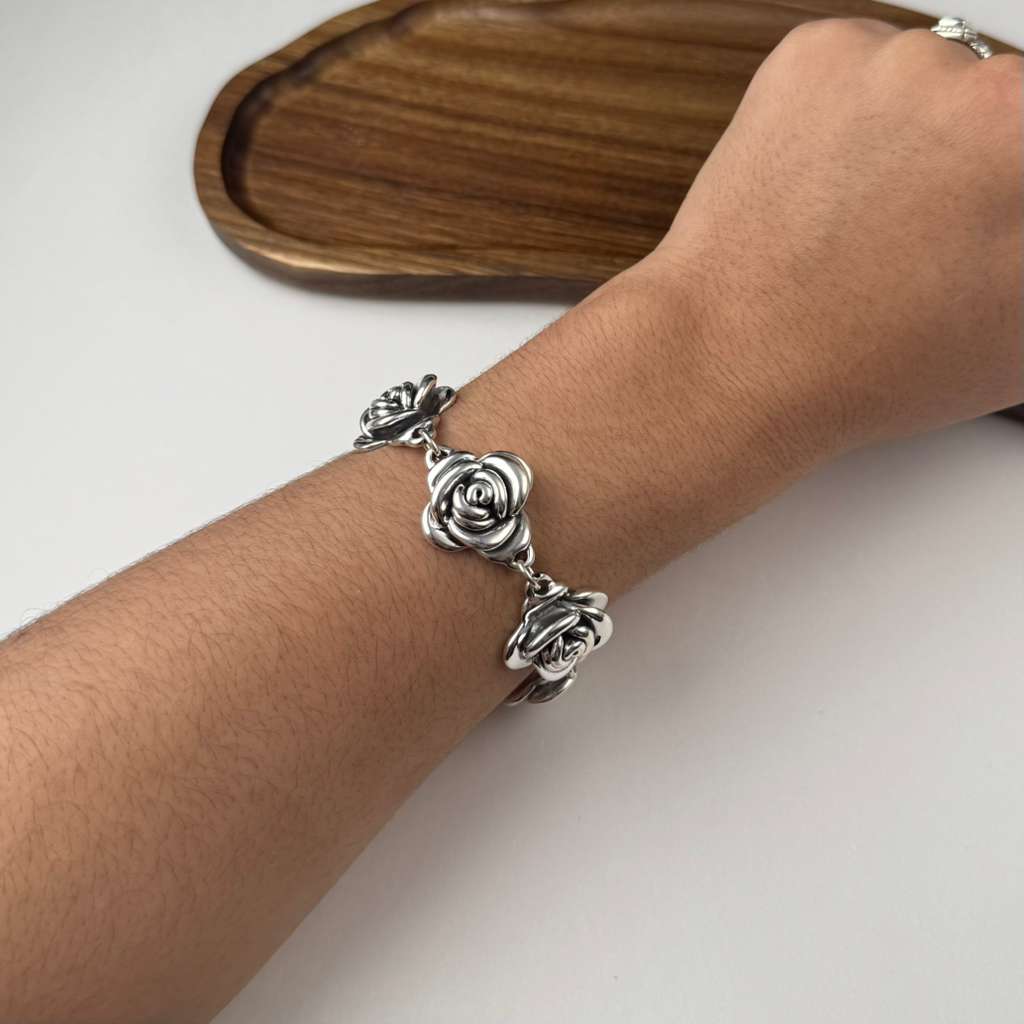 GAIA Hollow Statement Bracelet