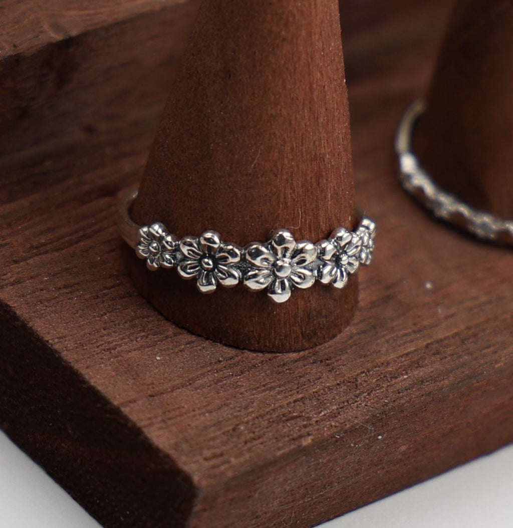 GAIA Dainty Floral Ring