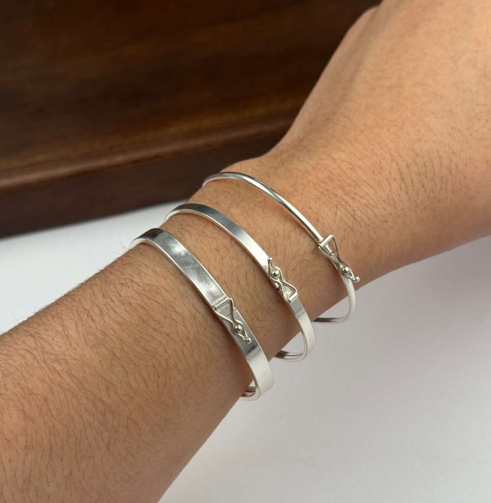 GAIA Minimal Bangle Bracelet