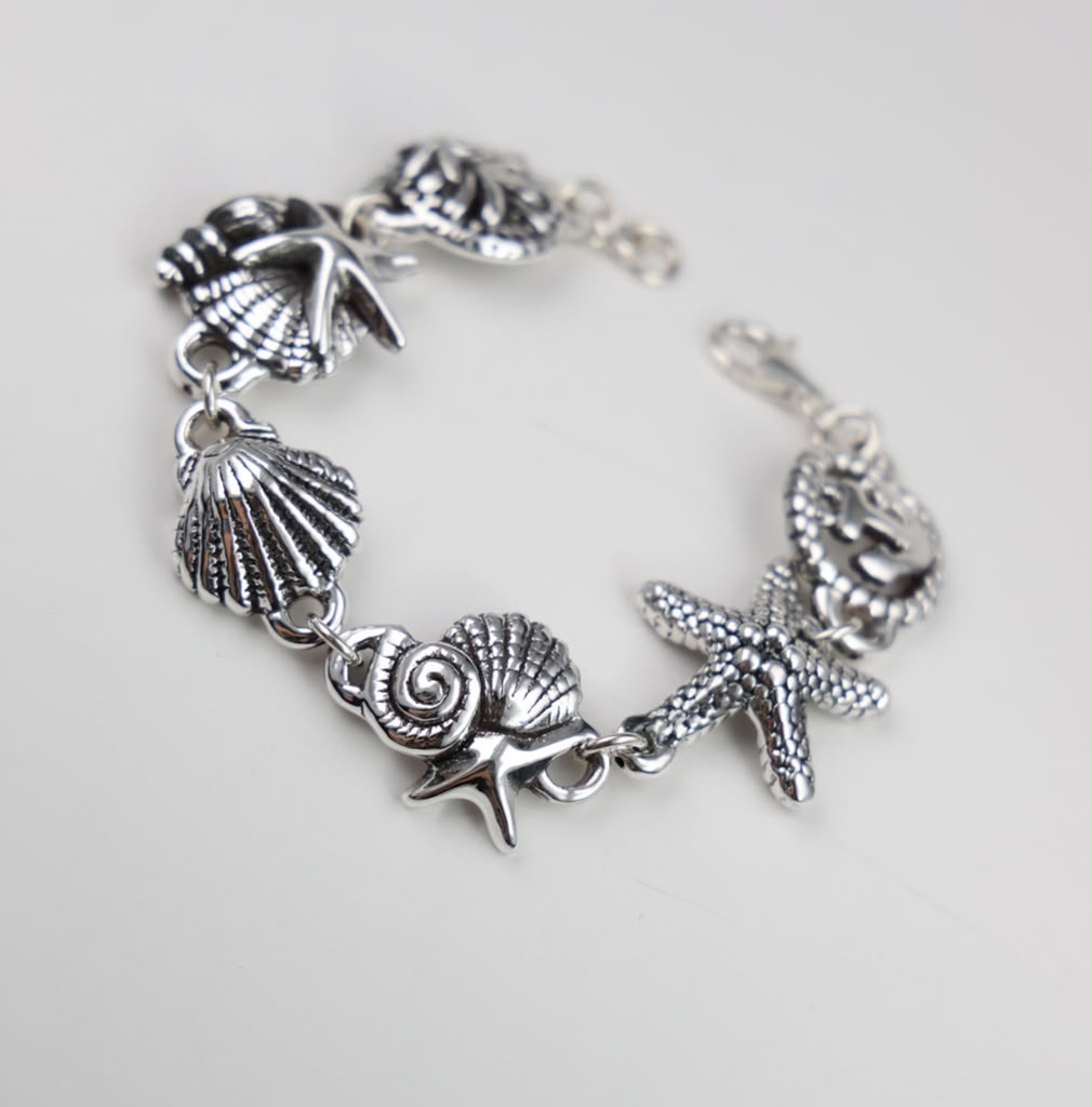 GAIA Hollow Charm Bracelet