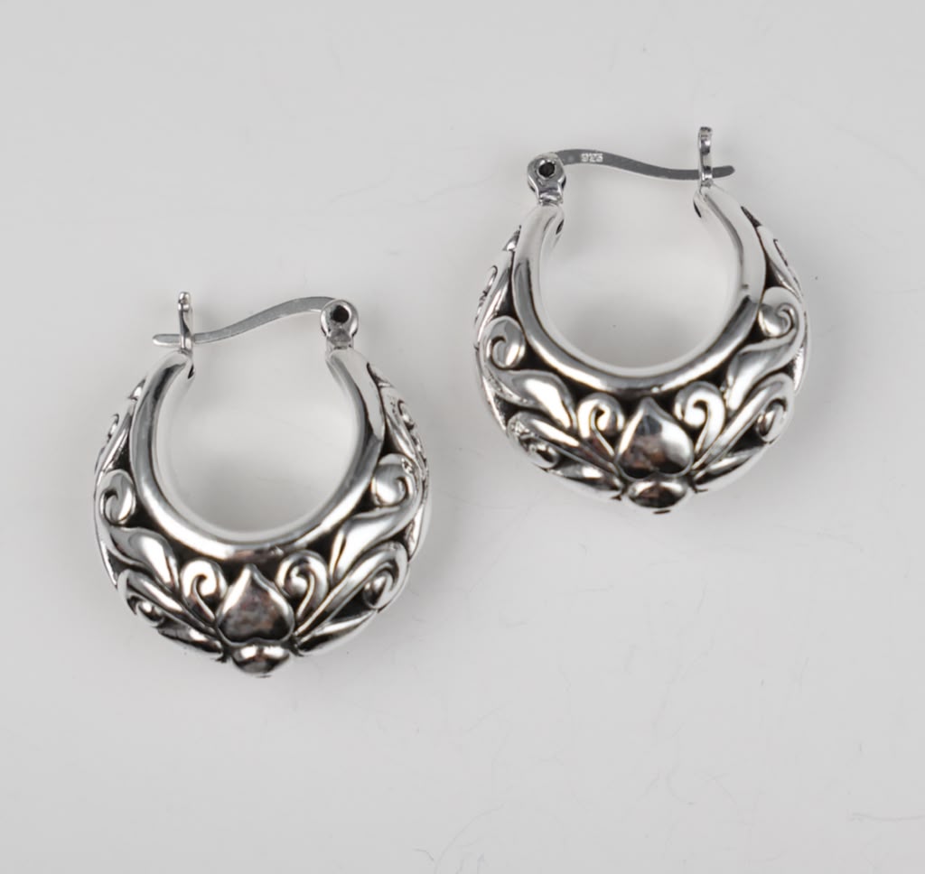 GAIA Vintage Heart Hoops