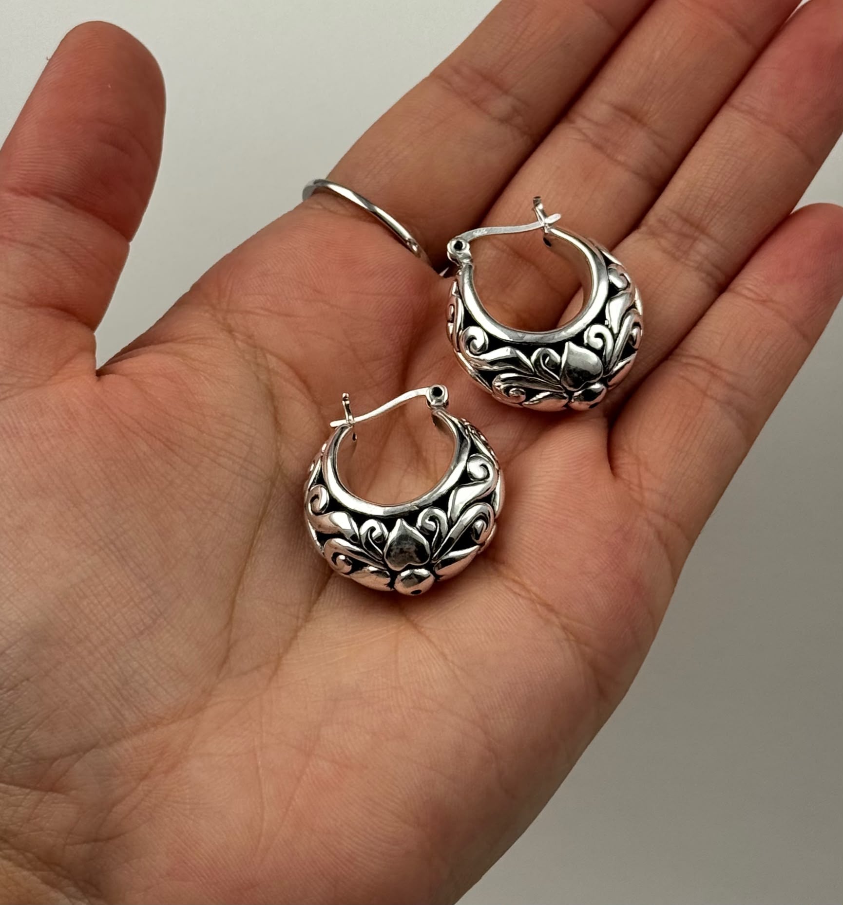 GAIA Vintage Heart Hoops